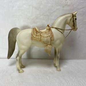 Vtg Breyer Reeves Horse #45 Model Glossy Alabaster Saddle Gold Bridle 1960s